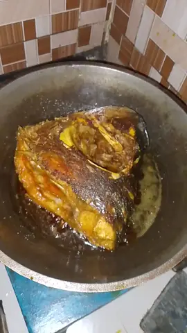 নতুন জামাইয়ের জন্য মাছের মাথা রান্না করলাম  #viraltiktok #tending_video #hailight #fishfryrecipe 