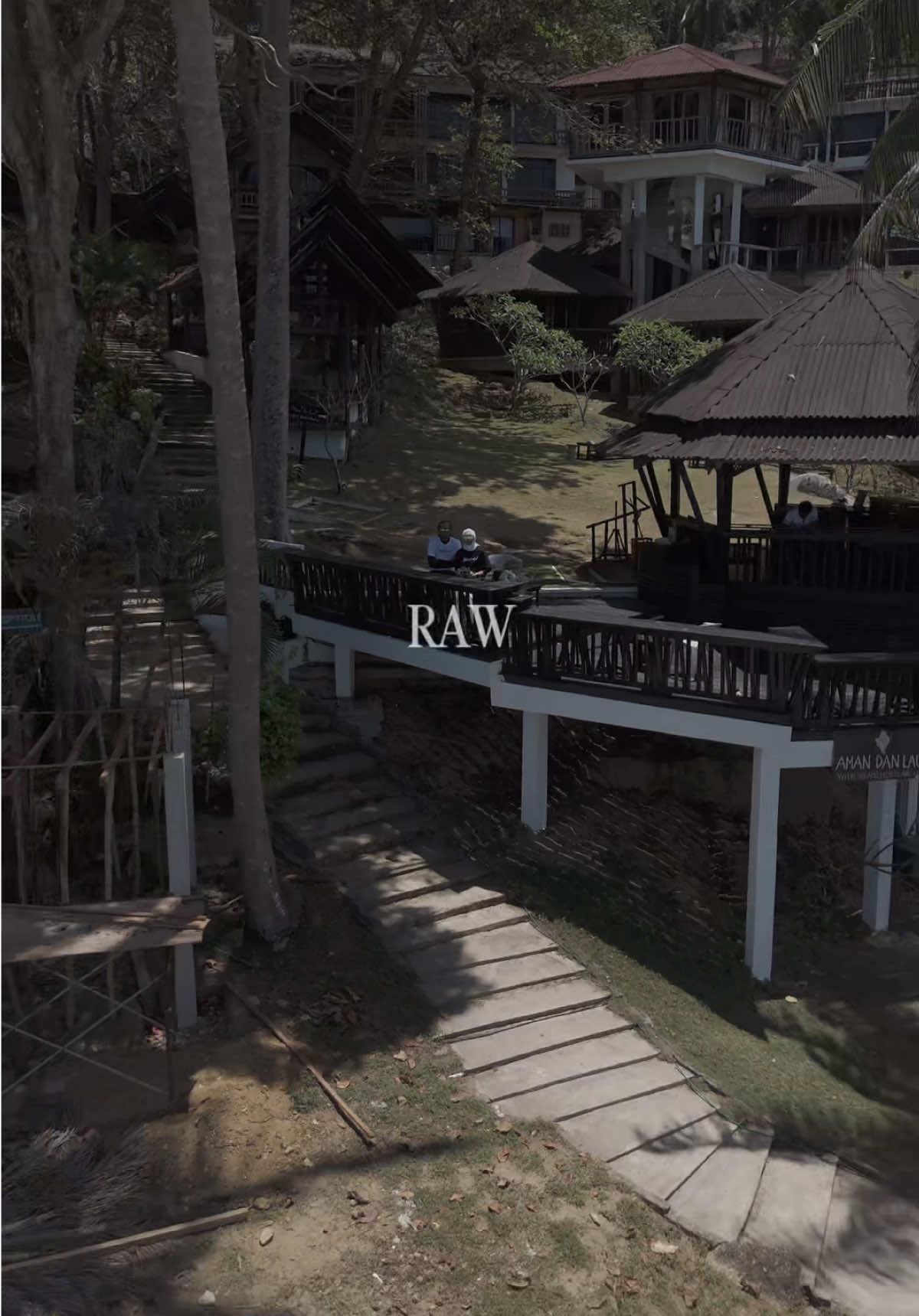 Biasa amik video drone kalau rajin mmg akan buat D-log,klo terlebih rajin setting normal je..tp dr apa yang tgk mereka yg selalu share content drone,rata2 rekomenkan shoot pakai D-log #djimini4pro #dji #drone #dronevideo #tinieydrone 