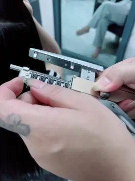 Khách thích nối gì em cũng chiều 😘  30 phút chưa nóng hônggg có ngay bộ tóc đẹp lung lay 😆