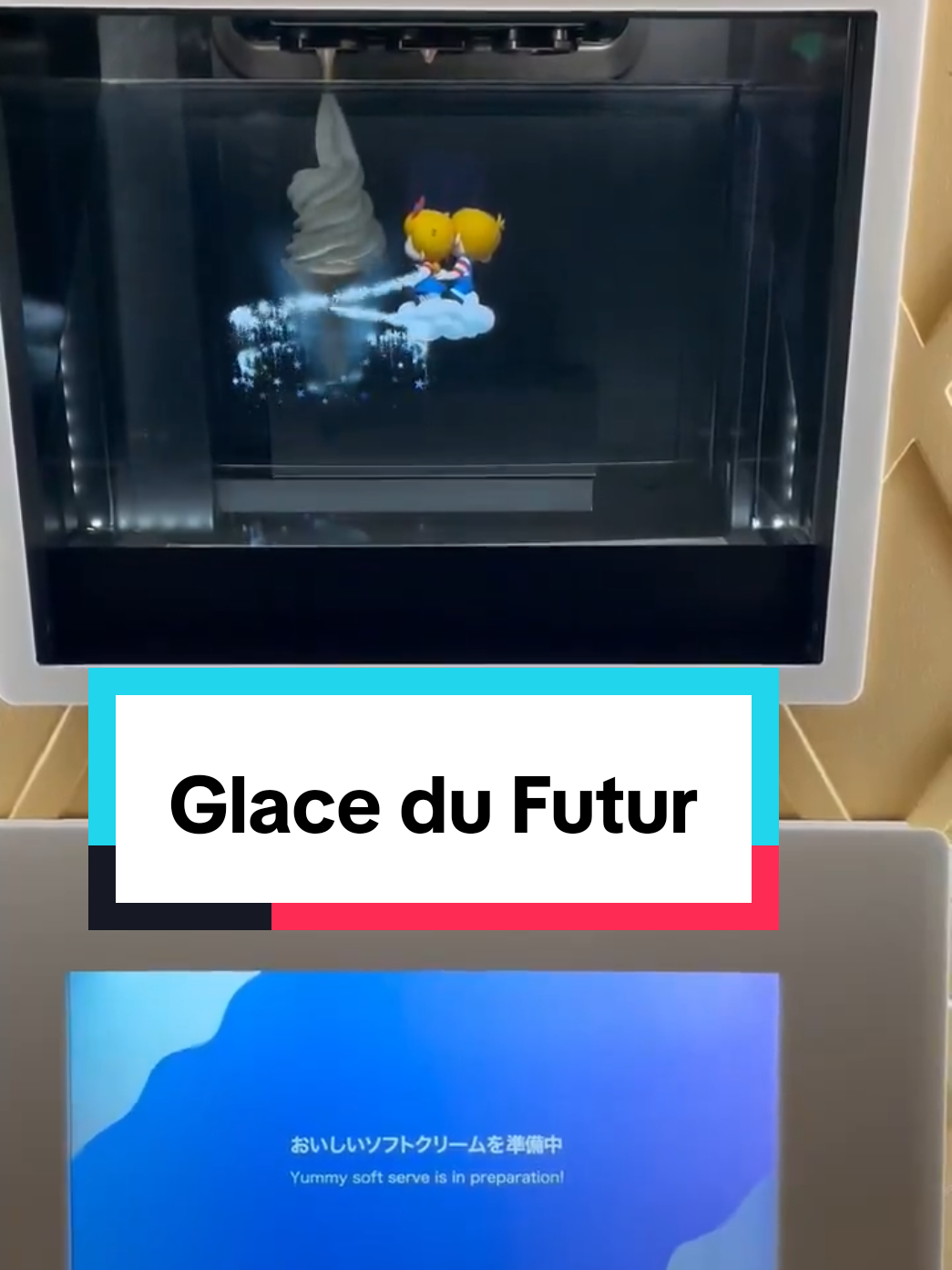 La glace du futur au Japon avec cette machine à glace automatique agrémentée d'une animation holographique #japon #icecream #glace 