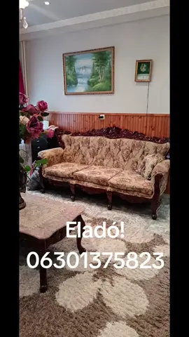 Dubai nappali bútor szett elaldó. 3/2/1 személyes ülőgarnitúra szett + Márvànylapos nappali asztal + márvànylapos konzol asztal tükörrel. Èrdeklődni bátran bármikor 06301375823 Helyileg : Sajókaza