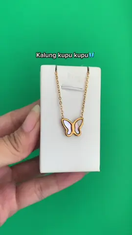 Cantik bangett leee#jewelry #foryoupage #kalungtitanium #foryou #travelhematramadan #fyppppppppppppppppppppppp #fypシ゚viral🖤tiktok☆♡🦋myvideo #kontenhiburan #livehighlights #fypシ゚viral 