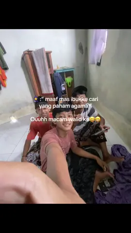 Gimana😅🙏 #santri #quotestory #santrijero #santripondok #pondokpesantren #4u 