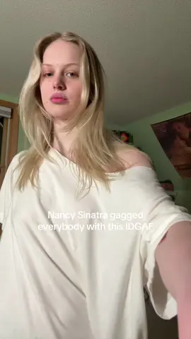 I've always thought her version was best most catchy 🧍🏼‍♀️😇