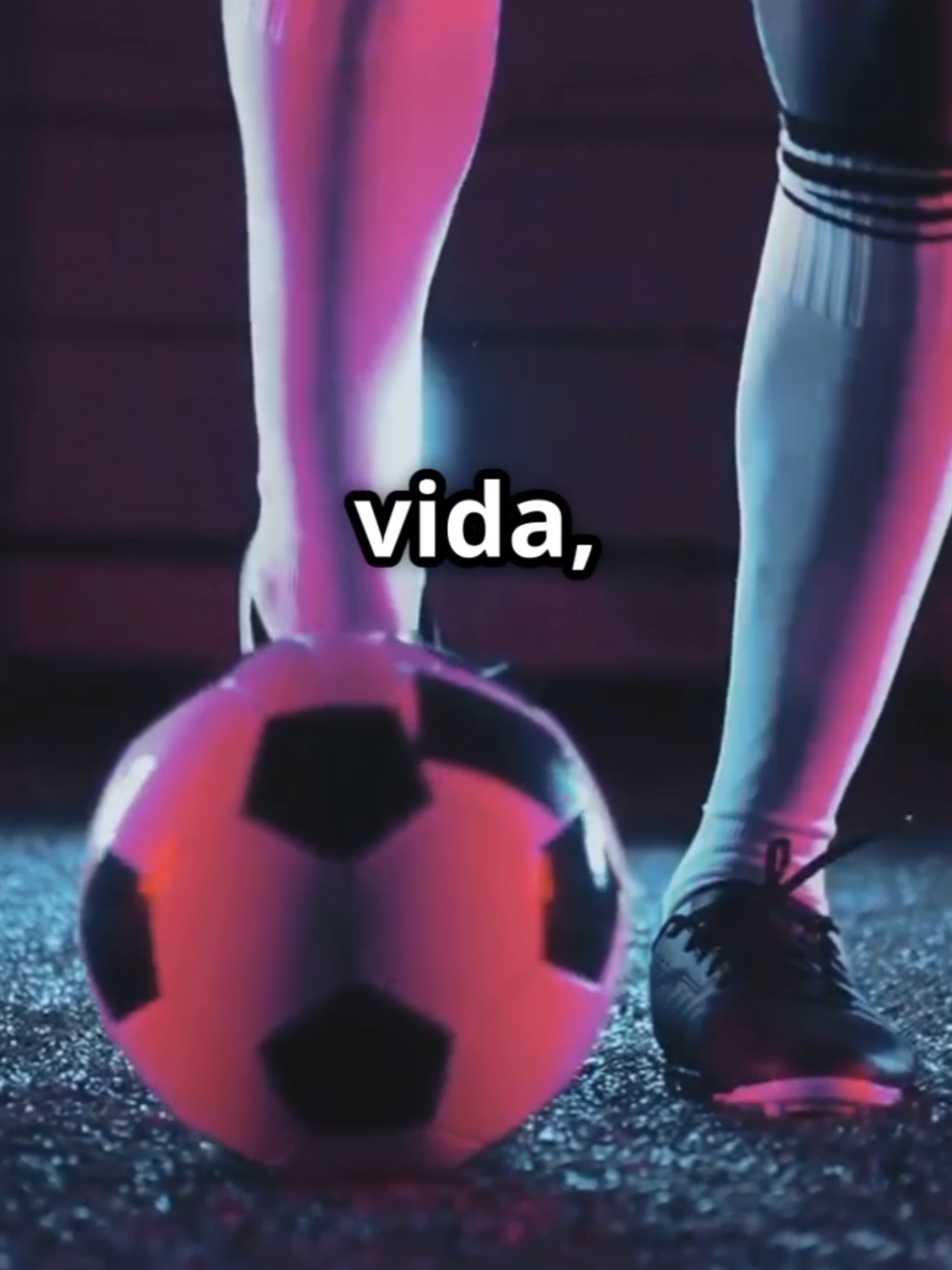 No futebol como na vida, só vence quem insiste. #motivaçao #inspiraçao #futebol #jogador #craque 