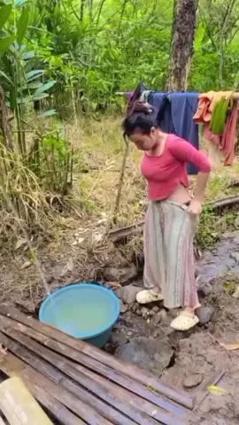 kesempatan lihat cewek cantik mandi #komedi  #viral  #viralvideo  #jangkauanluastiktok  #soro#sorotanpublik  #sorotanbella #sketsalucu #bodorsunda #soro