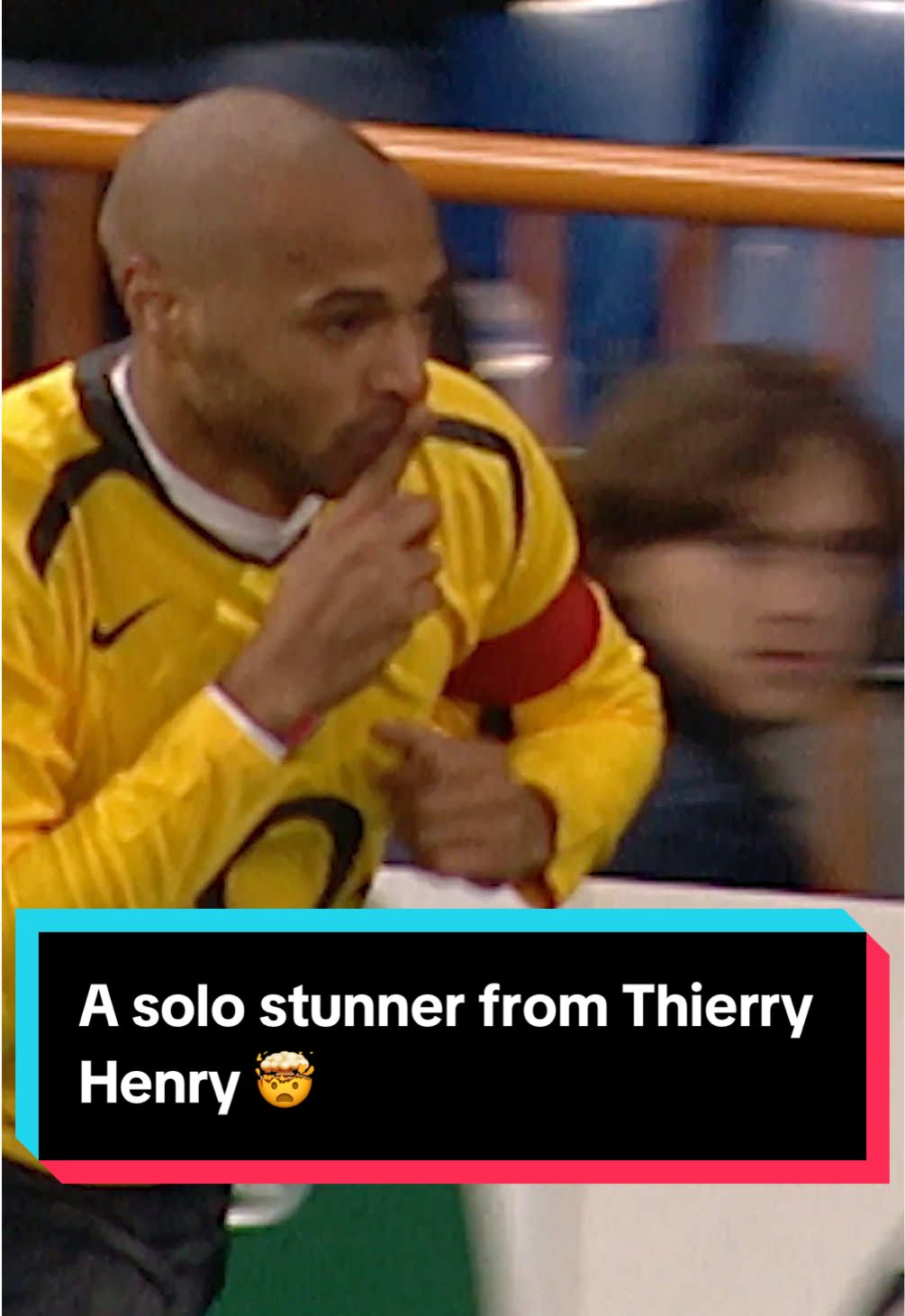 A solo stunner from Thierry Henry in 2006 🤯 #ucl #championsleague #arsenal #realmadrid 