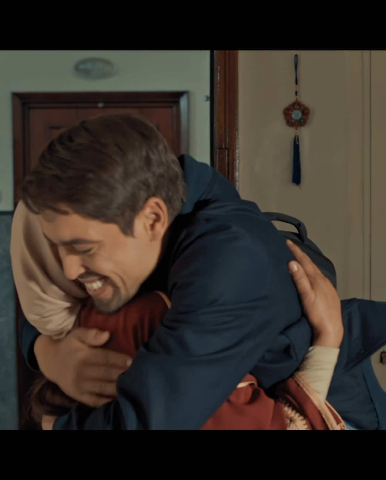 ⚜️A mystical Astrolabe that could end the world is snatched from the lost city of Atlantis near the Atlas Mountains. One man, the last of the Atlanteans, rises to stop the chaos ⚜️ ATOMAN 💫 #TheFirstMoroccanSuperhero Moroccan cinemas April 23 ‼️ . . أسطرلاب سحري يمتلك قوة تدمير العالم يُسرق من مدينة ⚜️ أطلانتس المفقودة قرب جبال الأطلس. رجل واحد، آخر نسل الأطلانتيين، ينهض لمنع الكارثة.⚜️ أتومـان 💫 #أول_بطل_خارق_مغربي في جميع دور السينما بالمغرب يوم 23 أبريل‼️ . . ⚜️Un astrolabe mystique capable de détruire le monde est volé dans la cité perdue d’Atlantis près des montagnes de l’Atlas. Un homme, dernier descendant des Atlantes, se dresse pour empêcher le chaos.⚜️ ATOMAN 💫 #LePremierSuperhérosMarocain Dans tous les cinémas du Maroc le 23 avril ‼️ . . Production @casablancapictu  Director : @anouarmoatassim  Film Composer: @djvan_bk  Co-Production : @aicha_abbouzied  Scénario : Omar Mrani Productrice associée : @nw_bou Producteur exécutif: One Two Three Media Co-produceur VFX : @whattheframestudio Post-Prod SON : @elgolive_fr Avec le soutien du @ccm_maroc  Original Soundtrack featuring : @sopranopsy4  @bennyadam2024  @thesamibey1  @mennel_official  @djvan_bk  Starring :  *@therealartist *@samynacerioff *@soudoumasta .off • Raoula • Nadia Niazi * @mourade_zeguendi * @mohamedtarguisti • @bexterbrice * @sooo_med * kaoutar_boudarraja_off * @aouatefe_lahmani * @younessbenzakour * @rabii.skalli #MOROCCANTOUCH 💫.