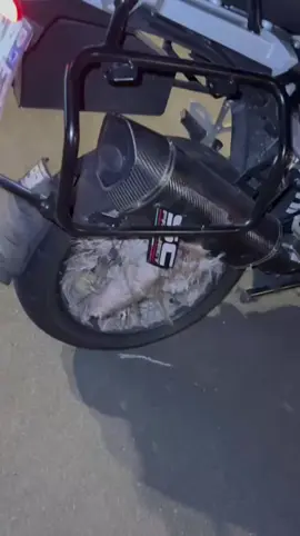 le pot bmw 1250 gs avec des bronchie mdrrr