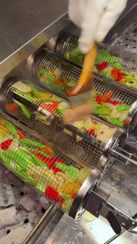 Hey, I heard this is a super cool new way to eat, tastier than stir-frying! Give it a try! #creative #food #yummy #frying #new #invention #amazingChinesepeople #nice #try #havefun #happylife #interesting #enjoy #share Credit to 978013413 on Xiaohongshu.