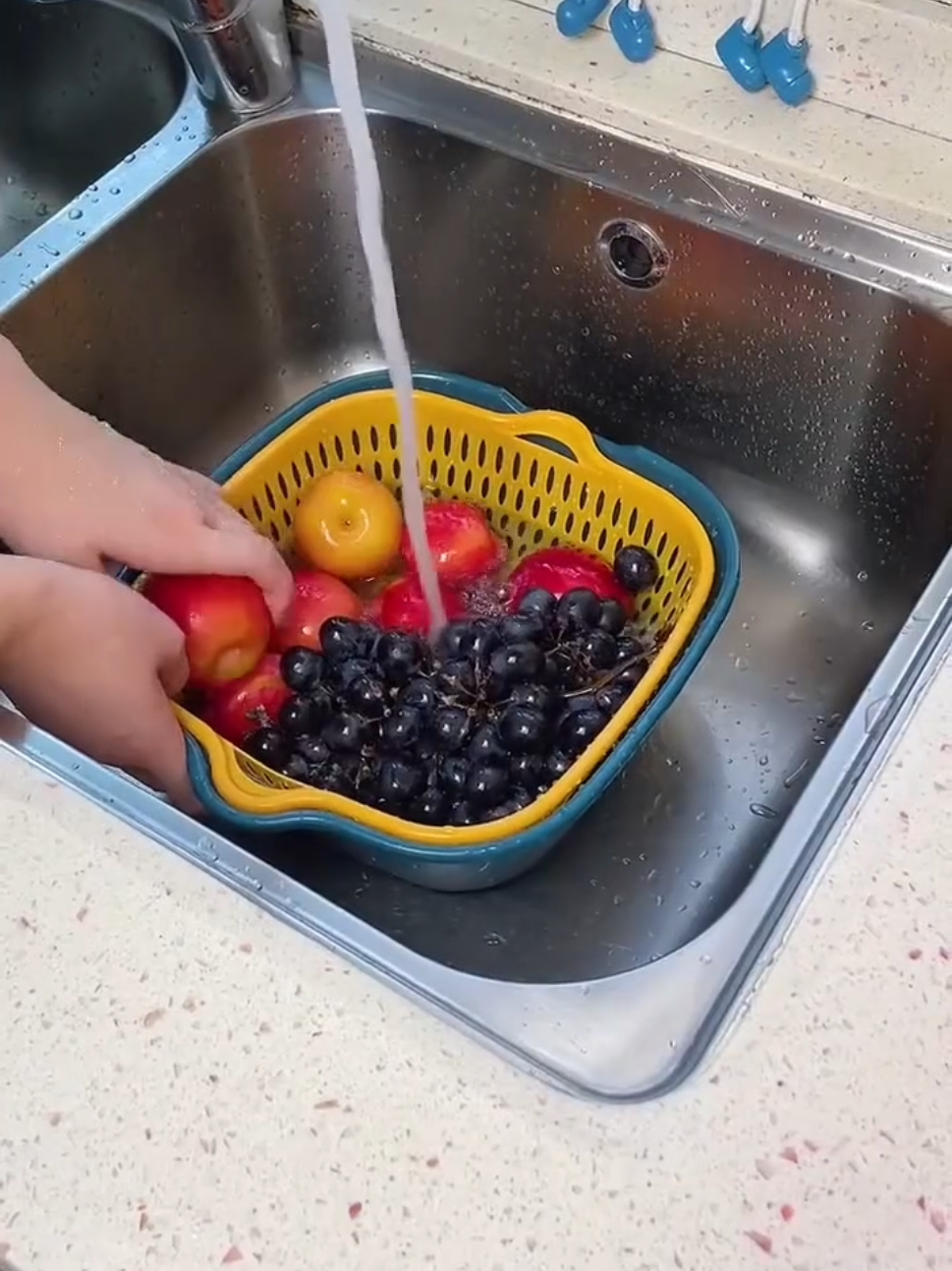 Double-layer drain basket dry-wet separation basket more hygienic kitchen fruits and vegetables washing vegetables cold salad #good things recommended #Life good helpers #Super practical #drain baskets #washing baskets