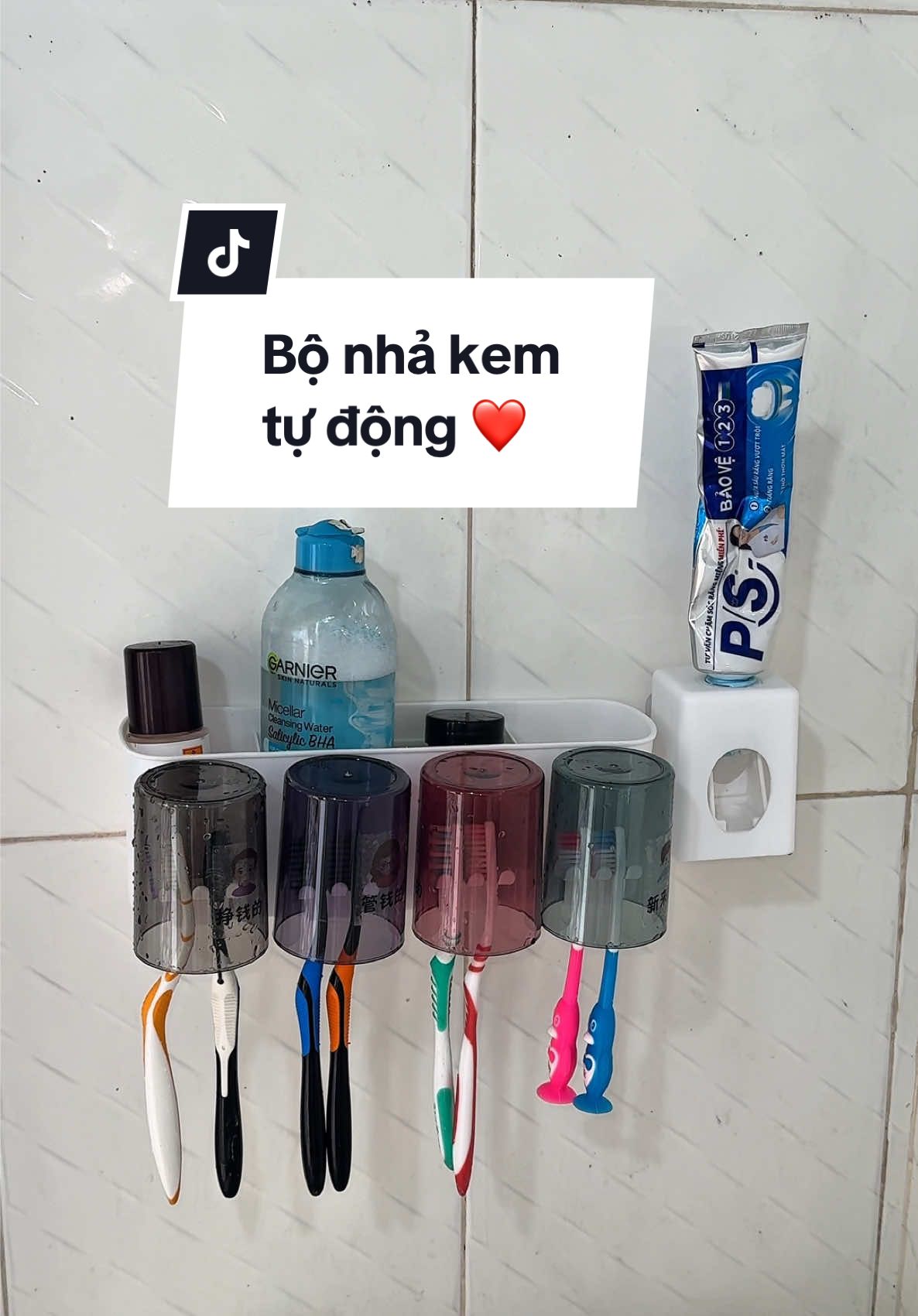 Kệ để bàn chải và nhả kem tự động dán tường giá chỉ 49k 😘  #bonhakemdanhrang #bonhakemdanhrangtudong #bonhakemtudong #muataitiktok #xh 