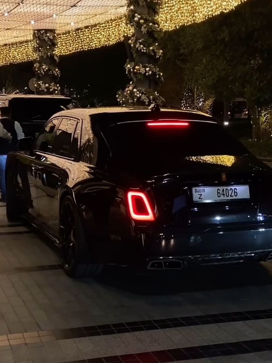 This lifestyle ✨️ Don't know how to start your online business? Check the link in my bio and start your way to financial freedom ✨️ #luxurylifestyle #millionairelifestyle #futuremillionaire #dubailifestyle #success #expensivecars #millionairemindset 