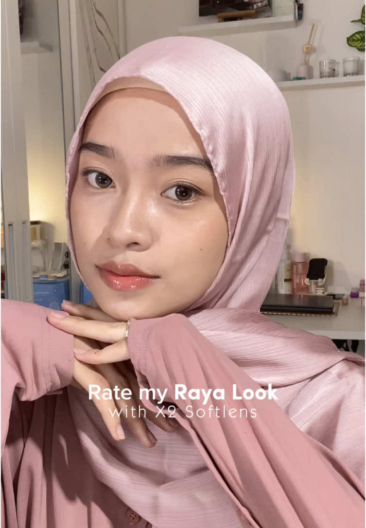 Masih lebaran vibes, coba rate softlens X2 Aire - Pillow Ash for Raya Looks! 🪄💖  #x2softlens #lookbeyondtheordinary #softlens 