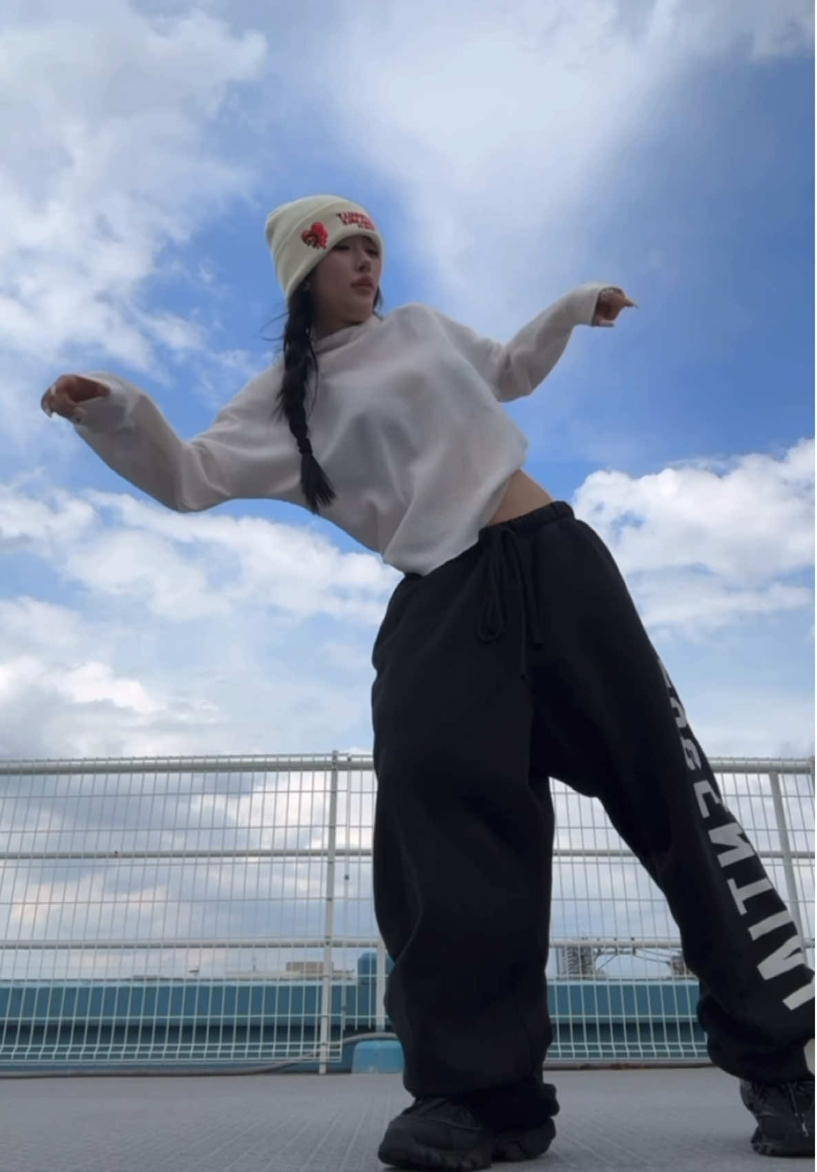 体調優れず絶賛不調ですが…Uiteru浮いてる🕺🏻🔥🌤️ #edhiiiboi #Uiteru#DanceChallenge #UiteruChallenge#fyp 