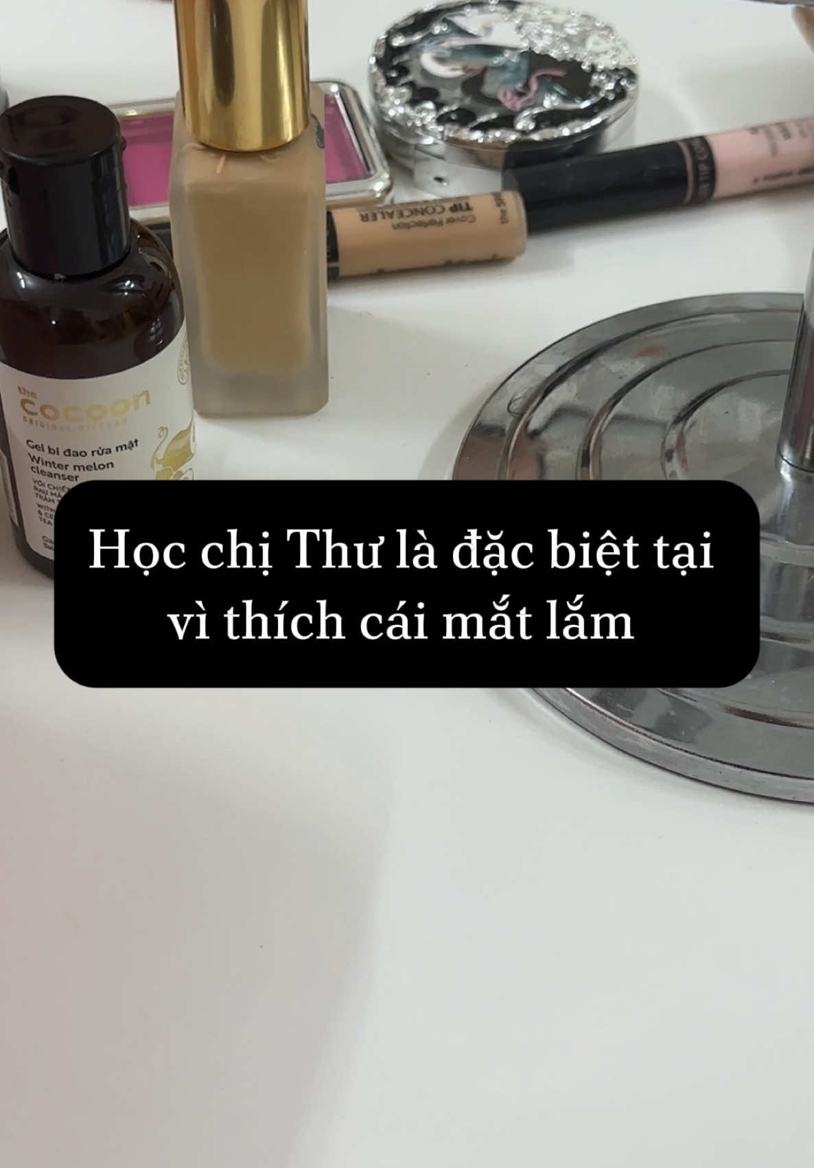 Giấu cam quay là học viên tui nói ra cảm nghĩ thật sự khi đi học một cách thoải mái liền. Muốn quay mặt học viên sau khi makeup mà mấy bả ngại cam. Xin chụp được ảnh thui là thấy khó ròi #makeuptutorial #viral #hot #xuhuong #viraltiktok #dayhocmakeup #makeupcanhan #daymakeup 