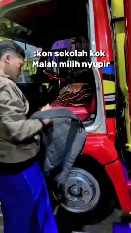 #CapCut well😜#fyp #drivermuda #pejuangrupiah #truklovers #trukmaniaindonesia #elfherexstyle #lewatberandafyp #pejuangfyp 