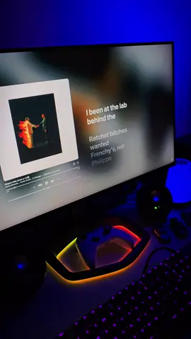 Niagara Falls - Metro Boomin (ft. Travis Scott and 21 Savage) (HEROES AND VILLAINS) Lyrics #metroboomin #travis #21savage #niagarafalls #applemusic #hiphop 