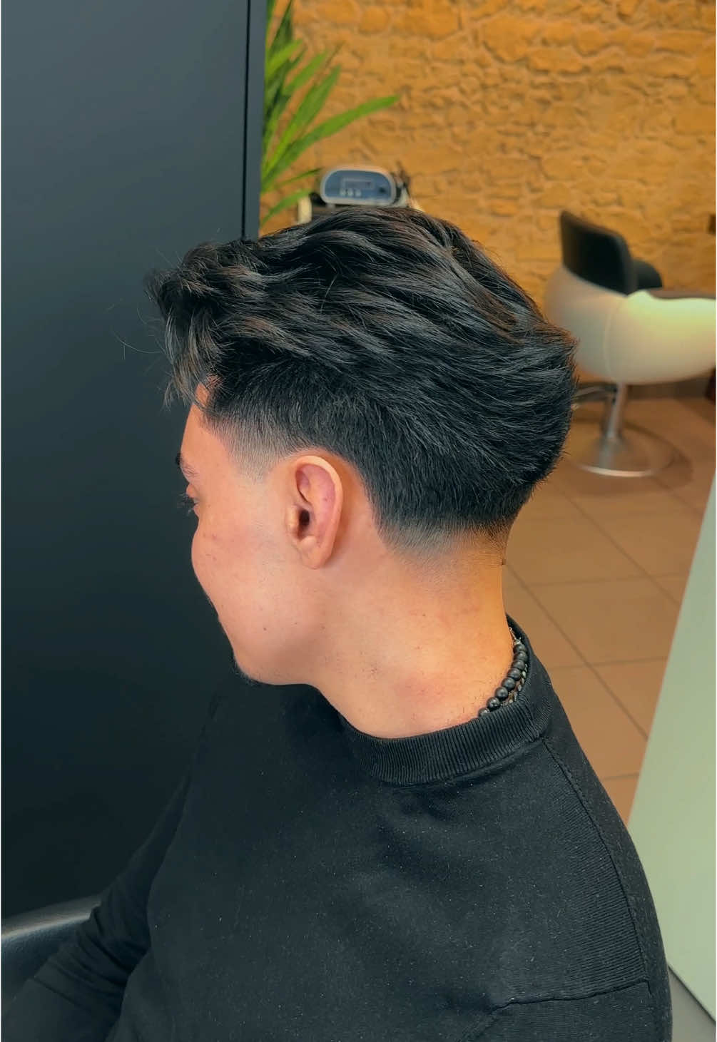Antwort auf @Phillip Pfeiffer try the blow out taper with a middle part (Jin kazama)  . . . #tekken #tekken8 #jinkazama #hairstyle #cosplay #menfashion #stylish #hairdresser #barber 