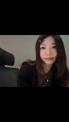 Not gonna lie, her stare was giving 