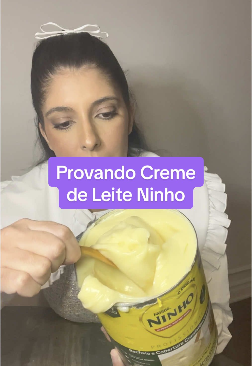Creme de Leite Ninho para rechear bolos, tortas, ovos de Páscoa e outros doces com o SURPRISE que é claro que vou fazer com ele também! 😋 Escreve NESTLÉ pra receber um e-book gratuito de Páscoa 📕  @nestleprofessionalbr  #doce #doces #chocolate #pascoa #ovodepascoa #leiteninho #leitecondensado 
