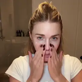✨ Naturally Lift & Firm Your Skin! ✨ Discover the power of our Bee Venom Lifting Cream, designed to help your skin feel smoother, firmer, and more hydrated! 🌟 ✔ Supports a firmer, youthful-looking appearance ✔ Helps improve skin elasticity ✔ Nourishes & hydrates for a radiant glow Gentle & effective—your skin will love it! 🐝💛