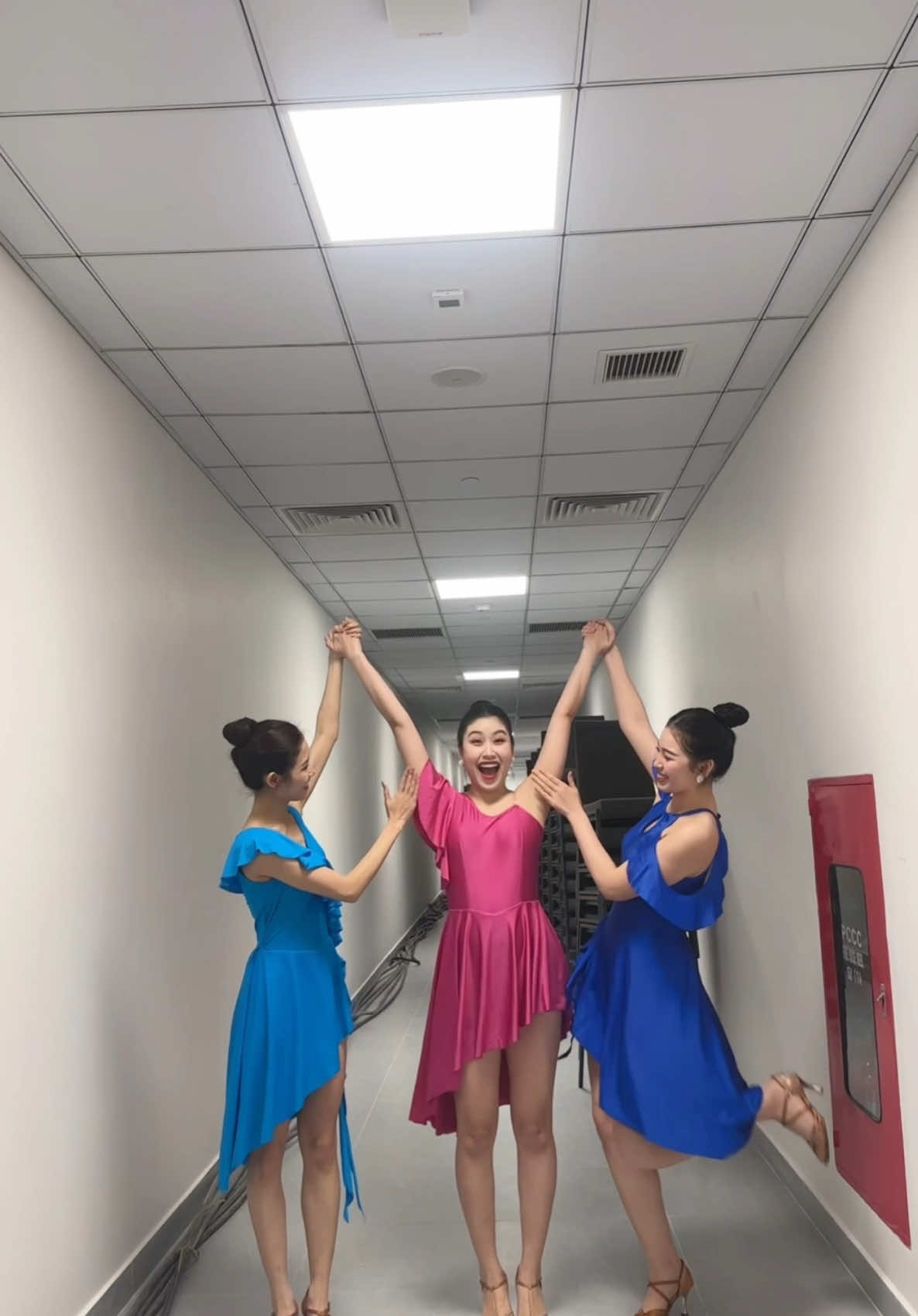 Ngộ nghĩnh nhỉ  #grammydancegroup #vudoangrammy #viral #trending #fyp #fypシ゚viral #fypシ゚viraltiktok #dancechallenge #cute #funny #trendingvideo #trendingtiktok 