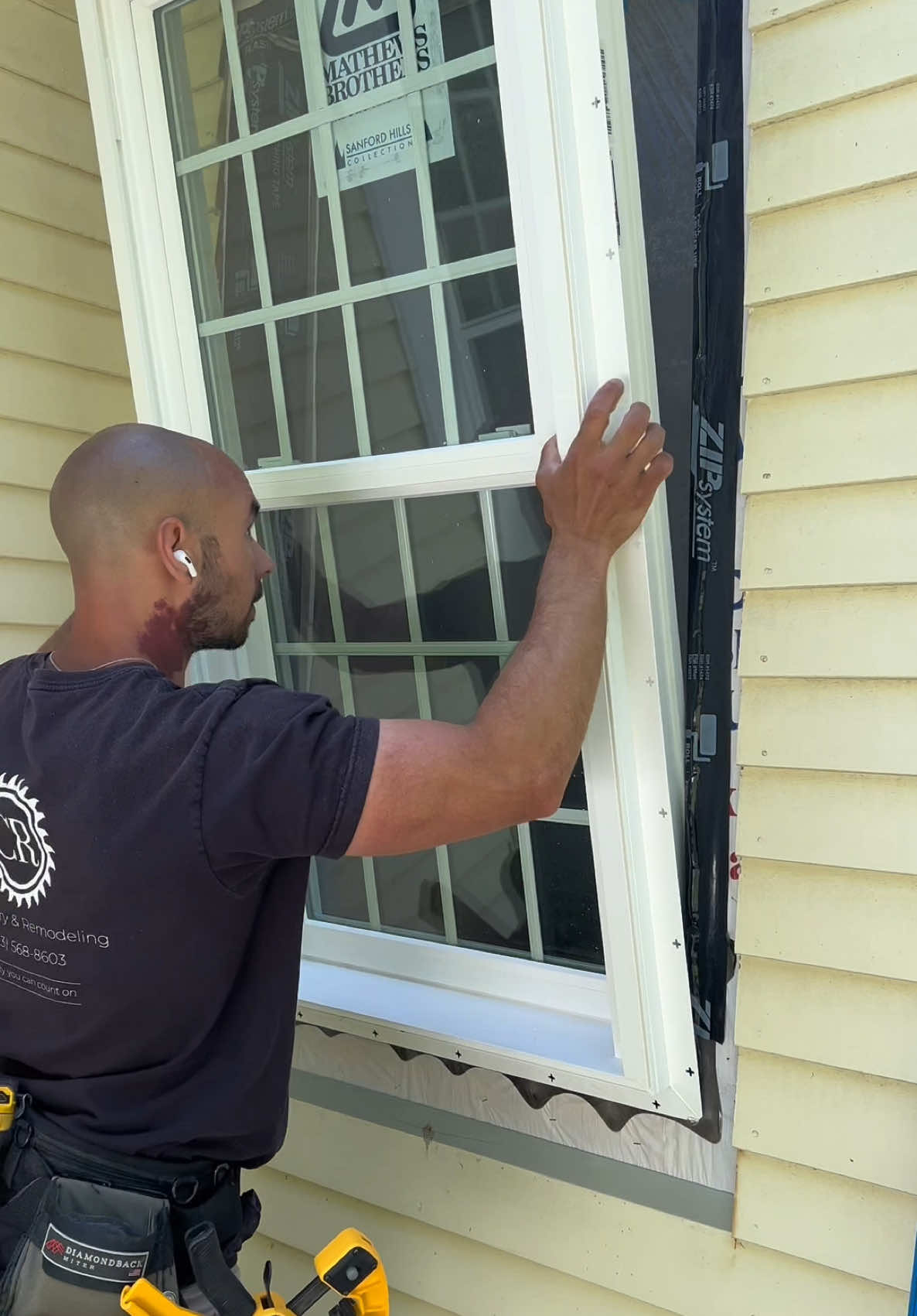 Easy window install. #remodel #construction #homerenovation #bathroom #howto #tools #DIY #carpentry #construction #homeremodeling #hgtv #tooltips #constructiontips #diytools 