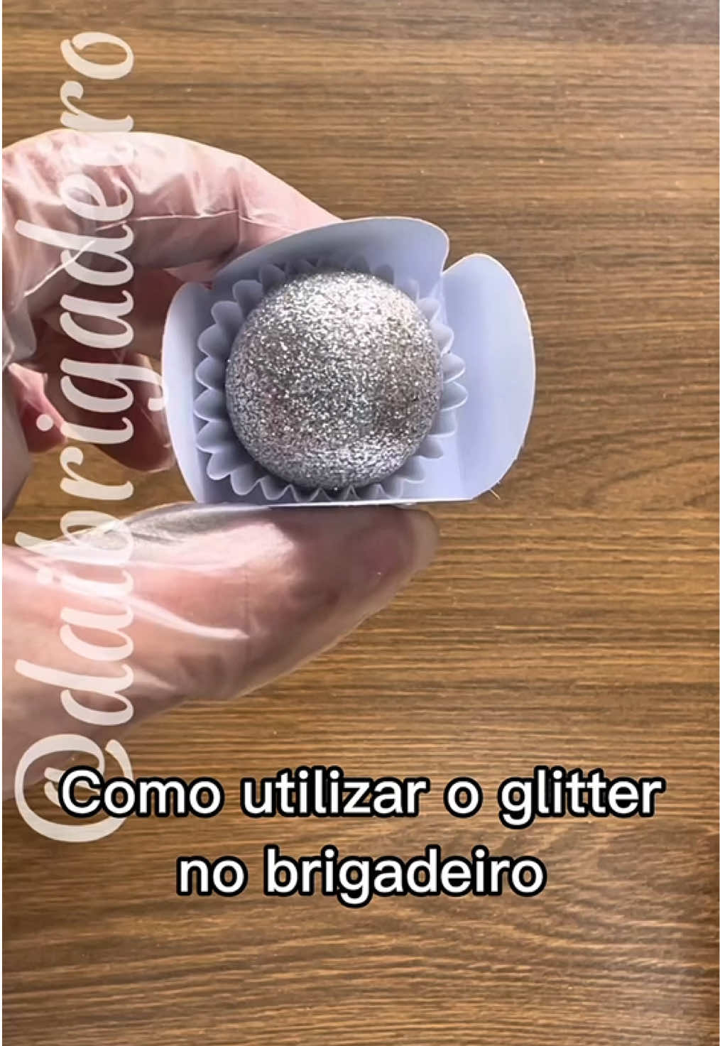 Como usar glitter no brigadeiro #confeitaria #doces #brigadeiro #rendaextra #facaevenda #comofazer #fyp #dicas #