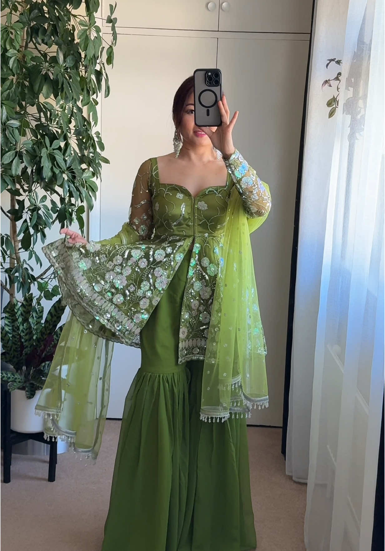 Dm to order! #toshistyleuk #gharara #ghararasuit #indianfashion #partywear #ethnicwear 