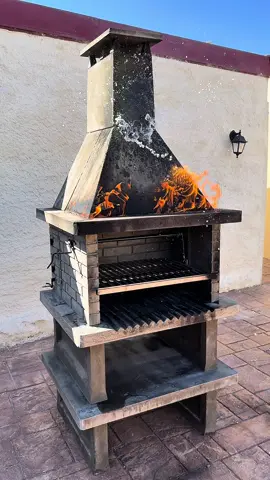 Nuestra barbacoa de Hormigón refractario, aquí os explicamos un poquito funcionamiento (el fuego a parte de que es para probar que aguanta altas temperaturas es a modo de entretenimiento) ⭐️ALECOOK⭐️ #barbacoas #cocinarxterior #lomejor #alecook #cocina 