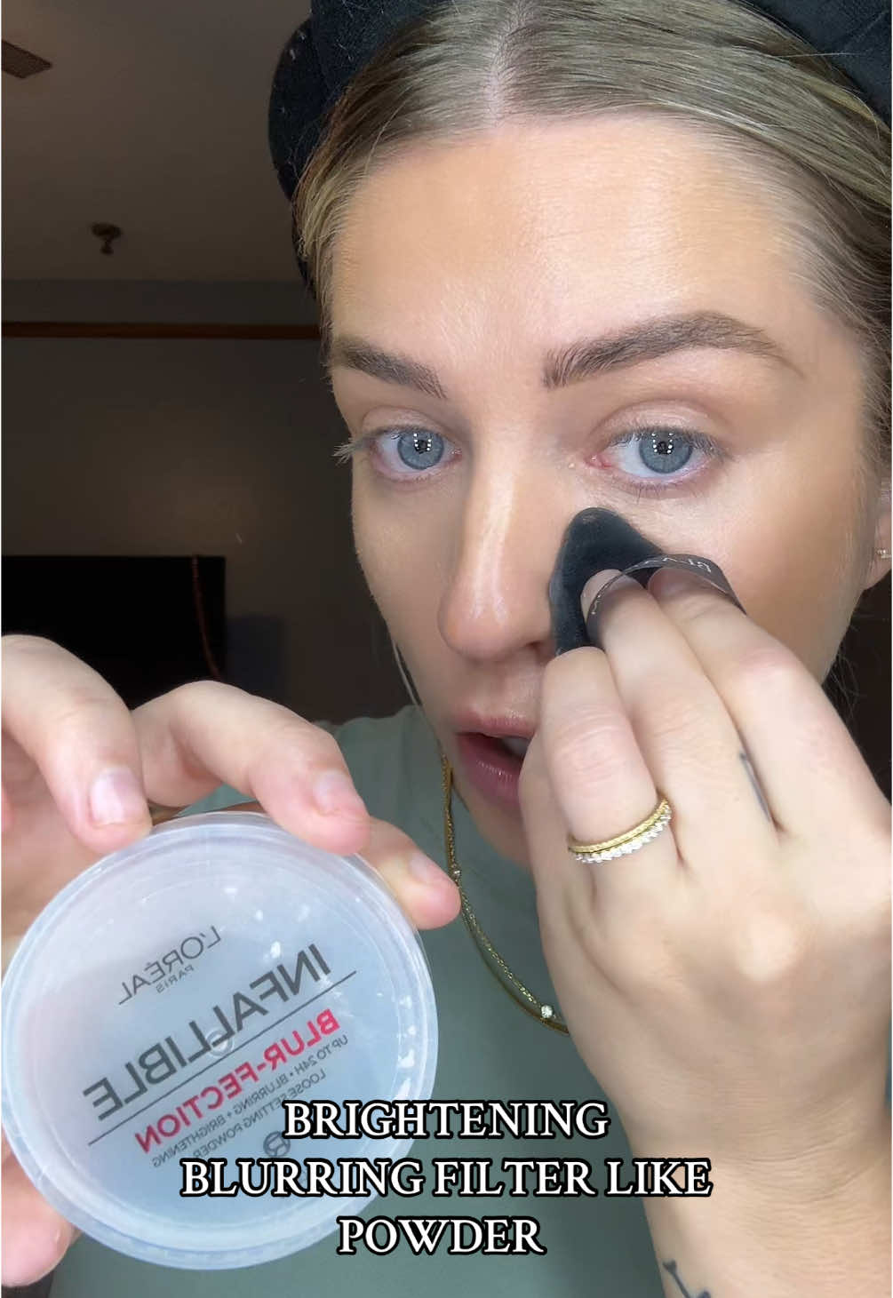 A filter in a powder. Yes. @L’Oréal Paris #blurringpowder #lorealparispartner #pinkpowder 