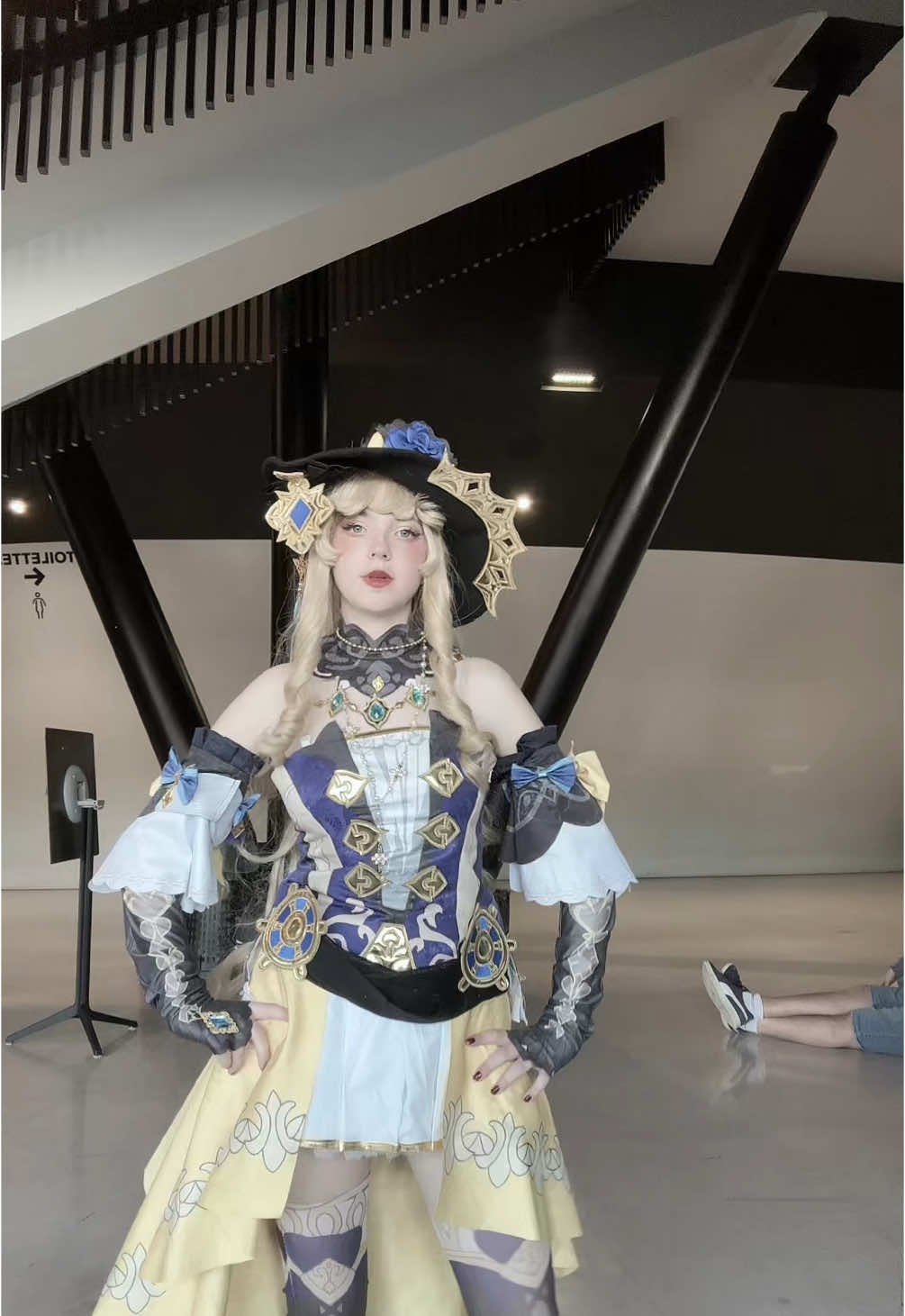 Pipi purée mon chapeau veut vrm pas tenir sur ma tête j’en peux plus je peux même pas danse 💀🙏#pourtoii#fyppppppppppppppppppppppp #cosplay #cosplaynavia #cosplaynaviagenshinimpact #danse #dansetiktok 