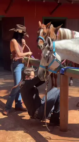 Gravação especial no rancho Agroplay! É incrível como ela tem talento em tudo que faz✨🏇🏻 #ranchoagroplay #gravações #anacastela #anacastelaboiadeira #anacastelacantora 