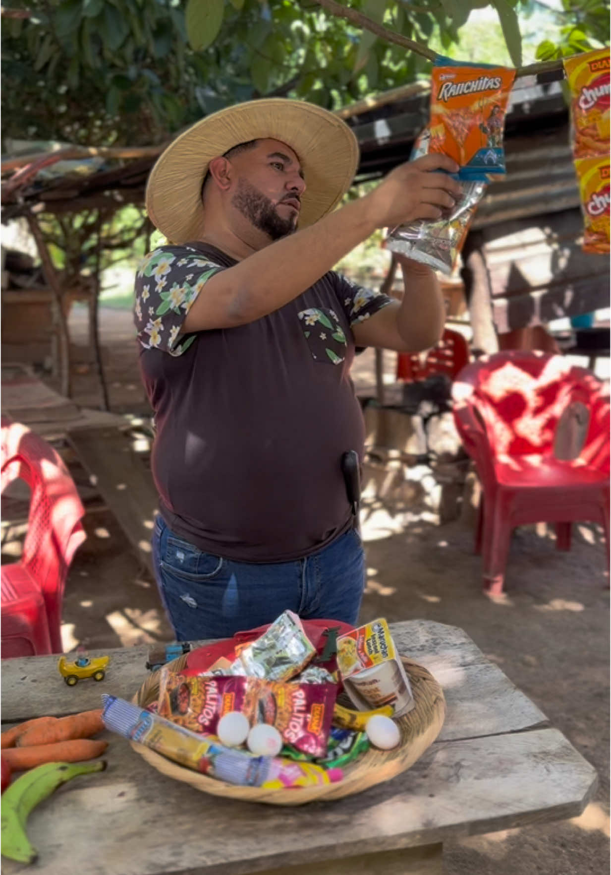 Dice mi mamá que si tiene huevos @El Mechas 