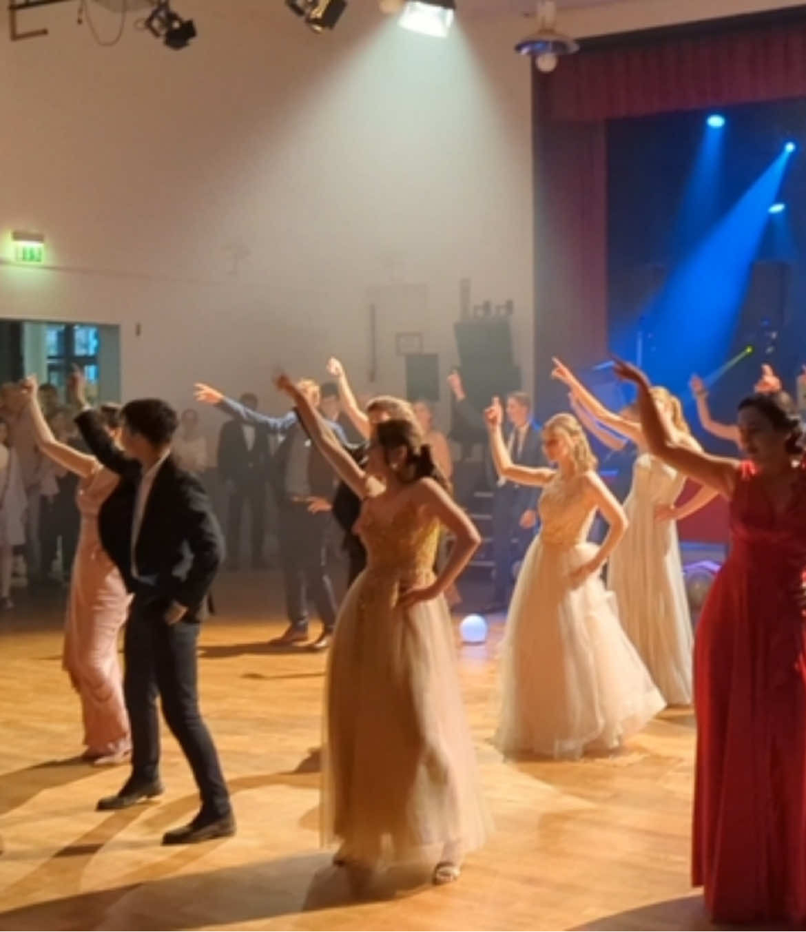 Abiball 2022 Flashmob Inspo ✨  Choreo by @louisa_rst #abi #abiball #flashmob #graduation #graduationdance #abiball2022 #groupdance 