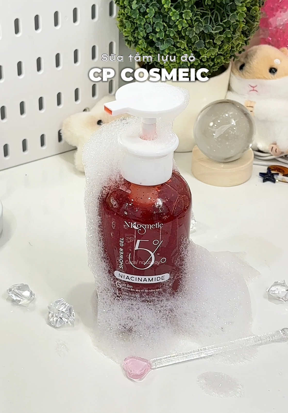 Sữa tắm lựu đỏ 🍎🍅🍀#xuhuongtiktok #unboxingvideo #riview #xuhuong #skincare #suatam #suatamluudo #cosmeic 