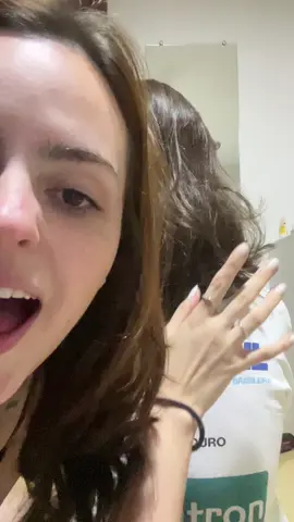 ASMR aplicado penteando cabelo com sons de boca #asmr 