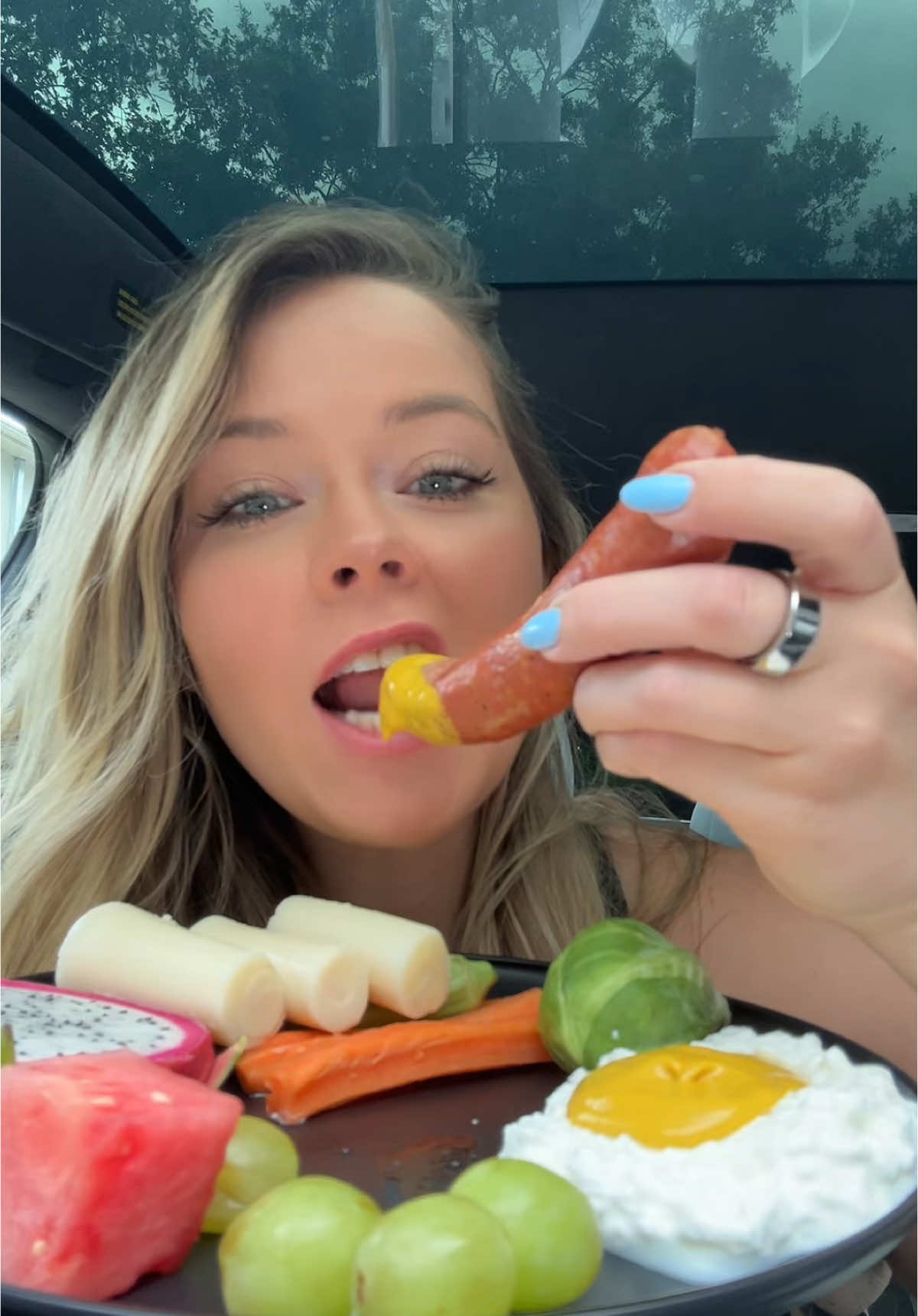 EVERYTHING DIPPED IN MUSTARD  #lunch #healthygirllunch  #eatlunchwithme #mustard #applesausage #veggieswithmustard #asmr #crunchy #crunchylunch #healthyrecipes #healthylifestyle #chickensausage #applechickensausage #mukbang #electrolytes #pov #lunchchat #healthygirlsummer #brussies #tiffanyplate 