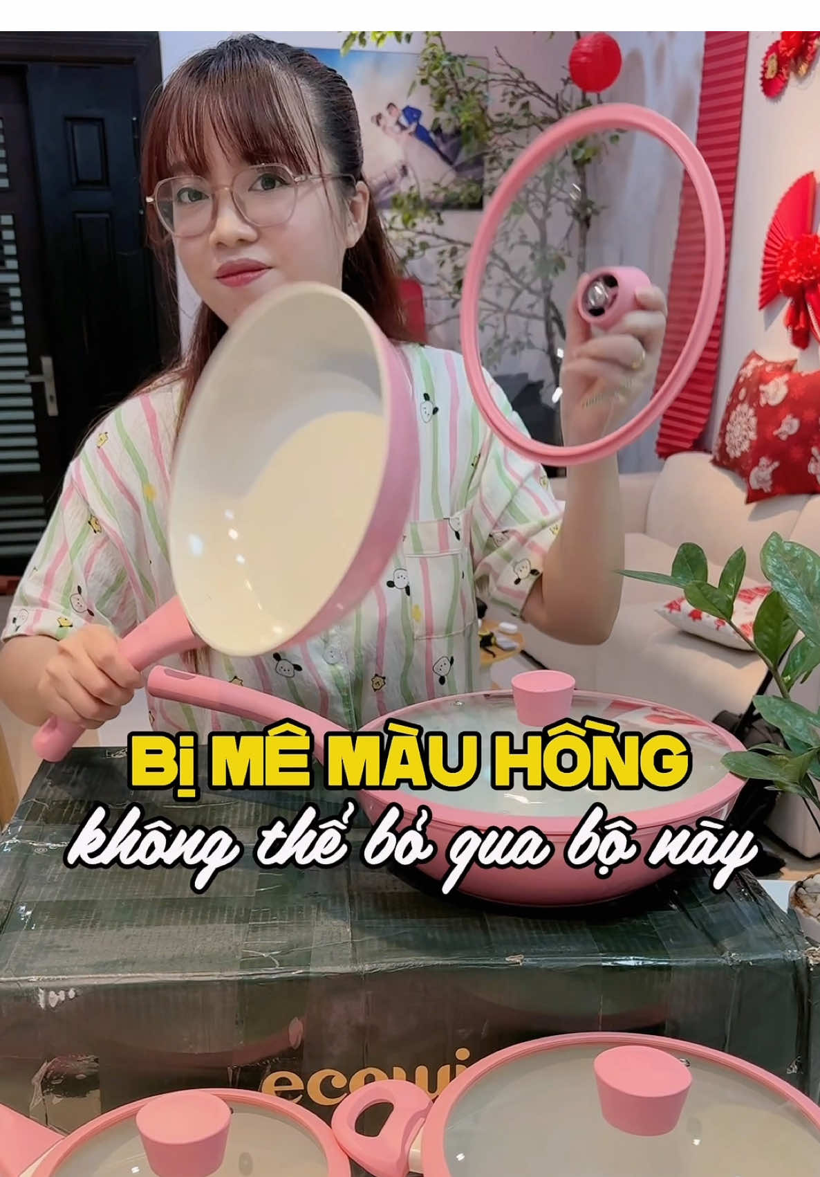 Cái gì mình thích thì mình cứ mua đi, mua nhiêu đó mình vui chẳng hạn, còn hơn những người buồn còn không biết làm sao để mình vui, nên là em phải quất ngay 1 bộ màu hồng này về cho đủ bộ sưu tập của mình #langac #langacday #ecowin #tcdc2025 #tmgr 