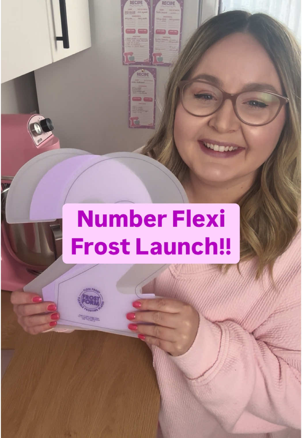 NUMBER FLEXI FROST PLATES ARE LIVE!! 🥳🥳 Our new flexible frosting NUMBER plates are a GAME CHANGER!! We just know you’re going to love them as much as we do!! And don’t forget to add the mini scraper to your order to smooth all those pesky curves!!  Now available on www.frostform.com!! 🩷 We ship worldwide!! #frostform #flexifrost #numbercake #birthdaycake #cakedecorating #cake #minniemousecake #twocake