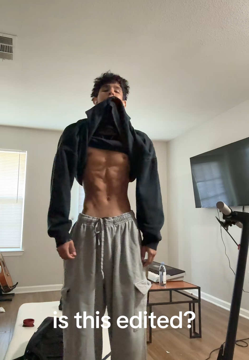 if you’re gonna post ur physique. do it earnestly and honestly. even someone like me has a few people who look up to me. God gave you a temple to honor and cherish. inspire with authenticity 