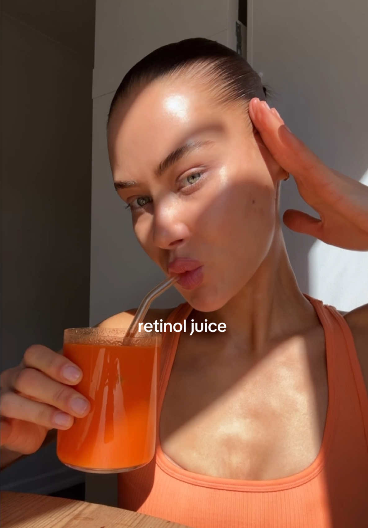 retinol juice for healthy, youthful skin: 10 carrots, 1 chunk ginger, 1 small papaya (save the seeds!) and 1 passion fruit #clearskin #izaglow #retinol #retinolskincare #naturalretinol #youthfulskincheck #nowrinkles #naturalbotox