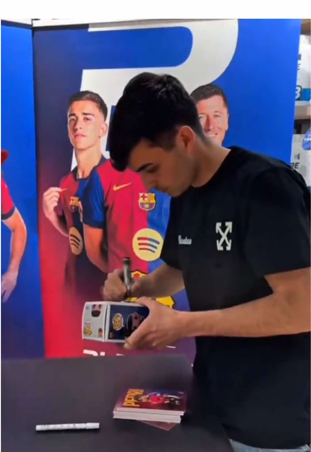 pedri hoy @BioTechUSA 💙 #pedri #sefutbol #pedrigonzalez #football #viscabarca #parati #fcbarcelona 