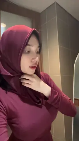 Gerah Buka Dulu dikit 🥵💦 #4u #foryoupage #fyppppppppppppppppppppppp #fakebodyy⚠️ #tobrutstyle😋 #cekerbabat #cewek #cewekcantik #fypage #fyp #fypp #tobrut #xybca #dance #trandingtiktok2025 #soundviral #bulatketat #besar #pulen #4u #4upage #capcut #capcutvelocity #fyp #fypage #fyppppppppppppppppppppppp #velocity #fypシ゚ 