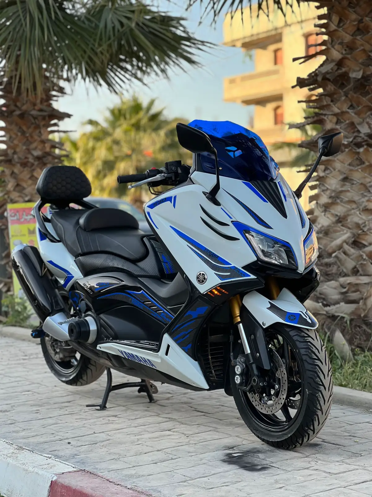 بسم الله مشاء الله tmax iron 2 💙🤍 #moto #tmax #kawasaki #yamaha #tmax530 