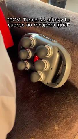 💪✨ Tienes que probar este masajeador corporal... #deporte #fisioterapia #saludybienestar #activate #masajeador #muevete #recuperacion #musculos Es la primera pistola de percusión con 6 cabezales y distintas intensidades que actúa como recuperador muscular o relajador fascial, según tus necesidades. Activa el flujo sanguíneo, alivia los dolores y fatigas después de tu actividad fisica o rutina diarias de ejercicio en el gimnasio y mejora la flexibilidad y el movimiento si te encuentras en un momento de rehabilitación 🤗