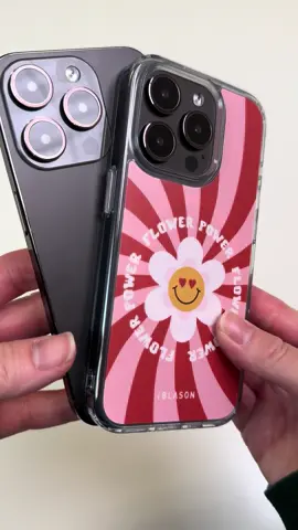 Unboxing new accessories to get us through Monday 
#retroaesthetic #phonecases #phoneaccessories #retrofashion 