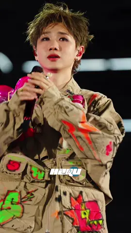 很多人不知道《小星星》其实是一首悲伤的歌曲 他写这首歌的时候也才21岁    #silencewang #汪苏泷 #汪蘇瀧 #wangsulong #汪苏泷2025十万伏特巡回演唱会 #小星星 #littlestar #concert 