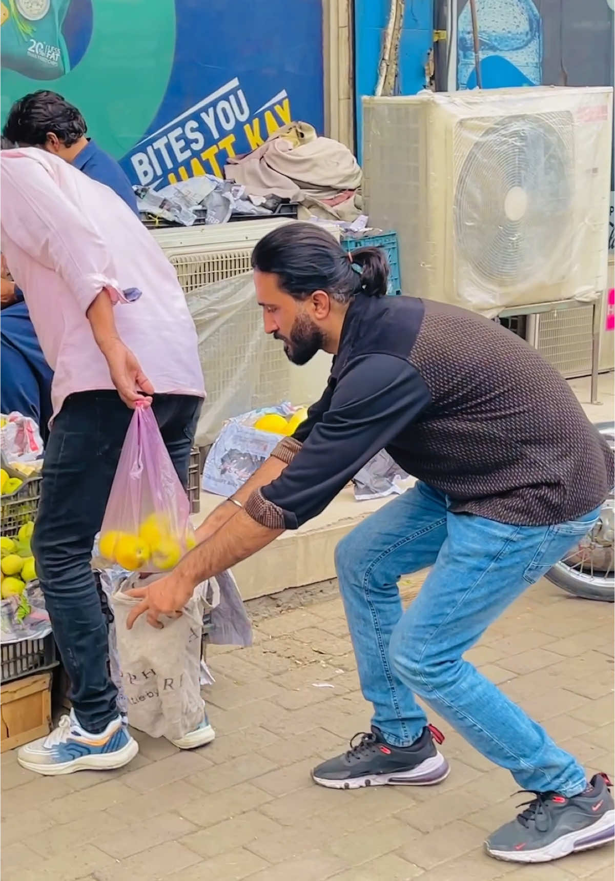 Comedy prank video #foryoupage #funny #foryou #comedy #comedyvideo #prank @Riz.Ali 